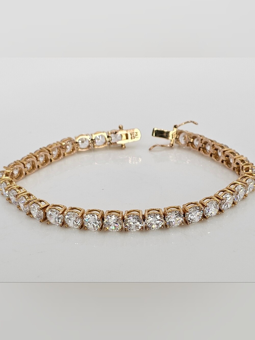 Stunning 26 Carat Diamond Simulant Tennis Bracelet 18k Vermeil Size 8" Long